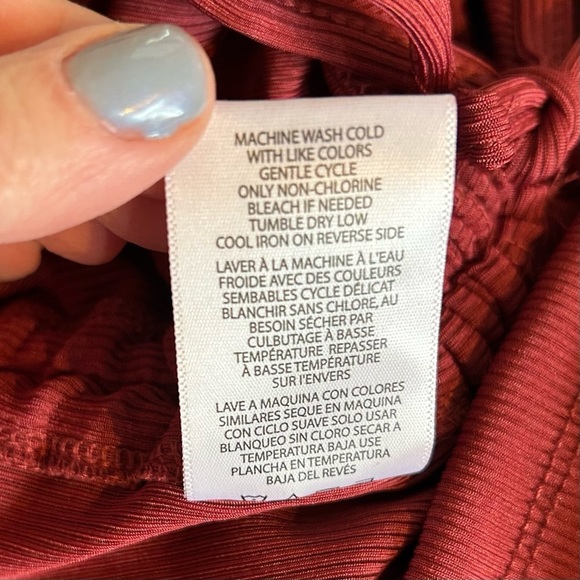 Almost Famous Side Drawstring Mock Neck Bodycon Dress SZ Medium Red Fall NEW - Picture 7 of 9